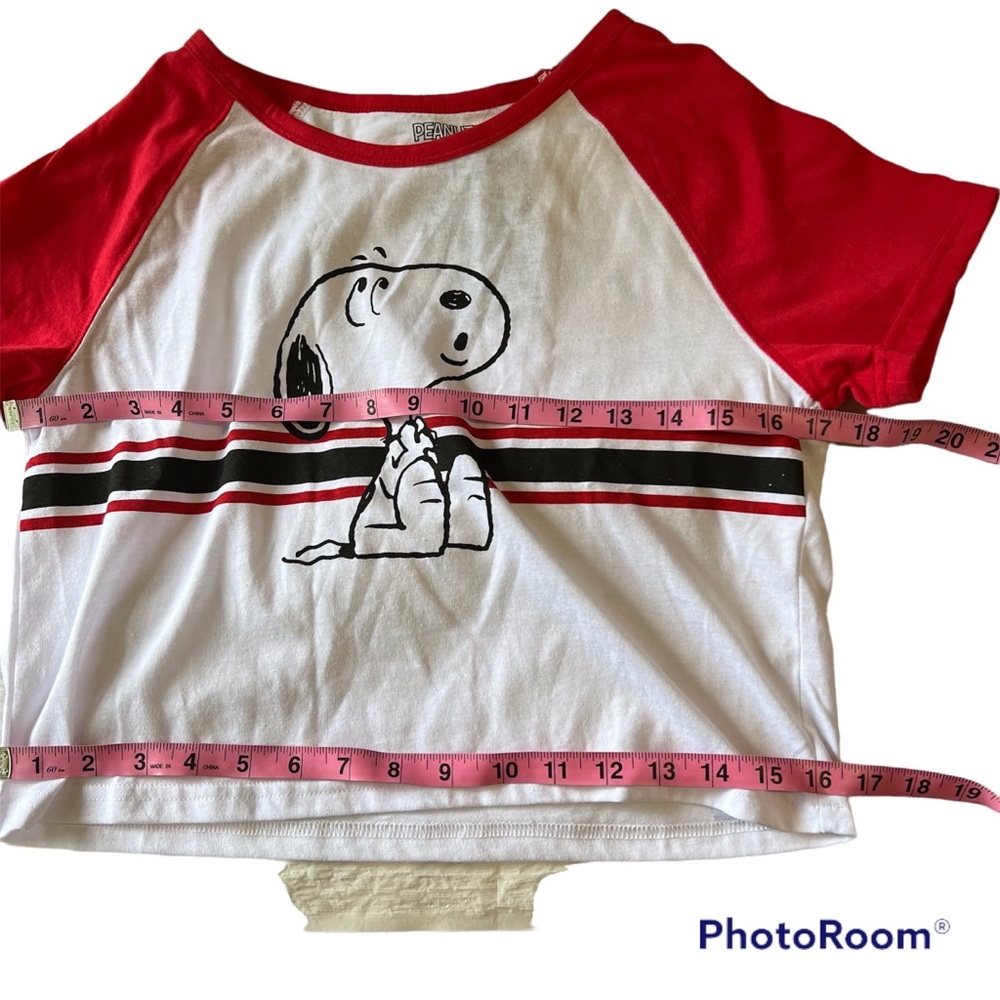 Peanuts Snoopy graphic Tee crop top White Black red Size large Jr - Picture 8 of 9
